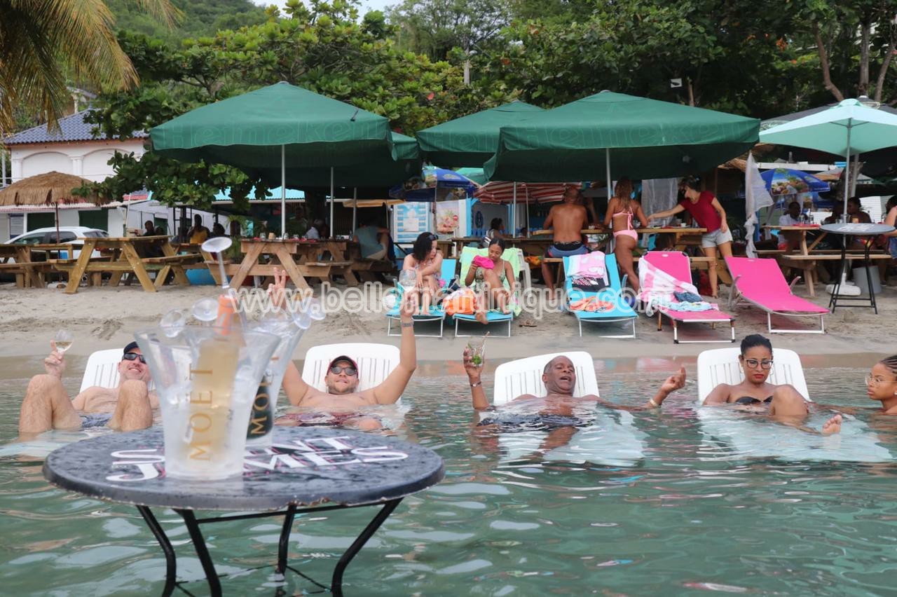 Le P'ti Bateau restaurant sur la plage de Grande Anse Martinique