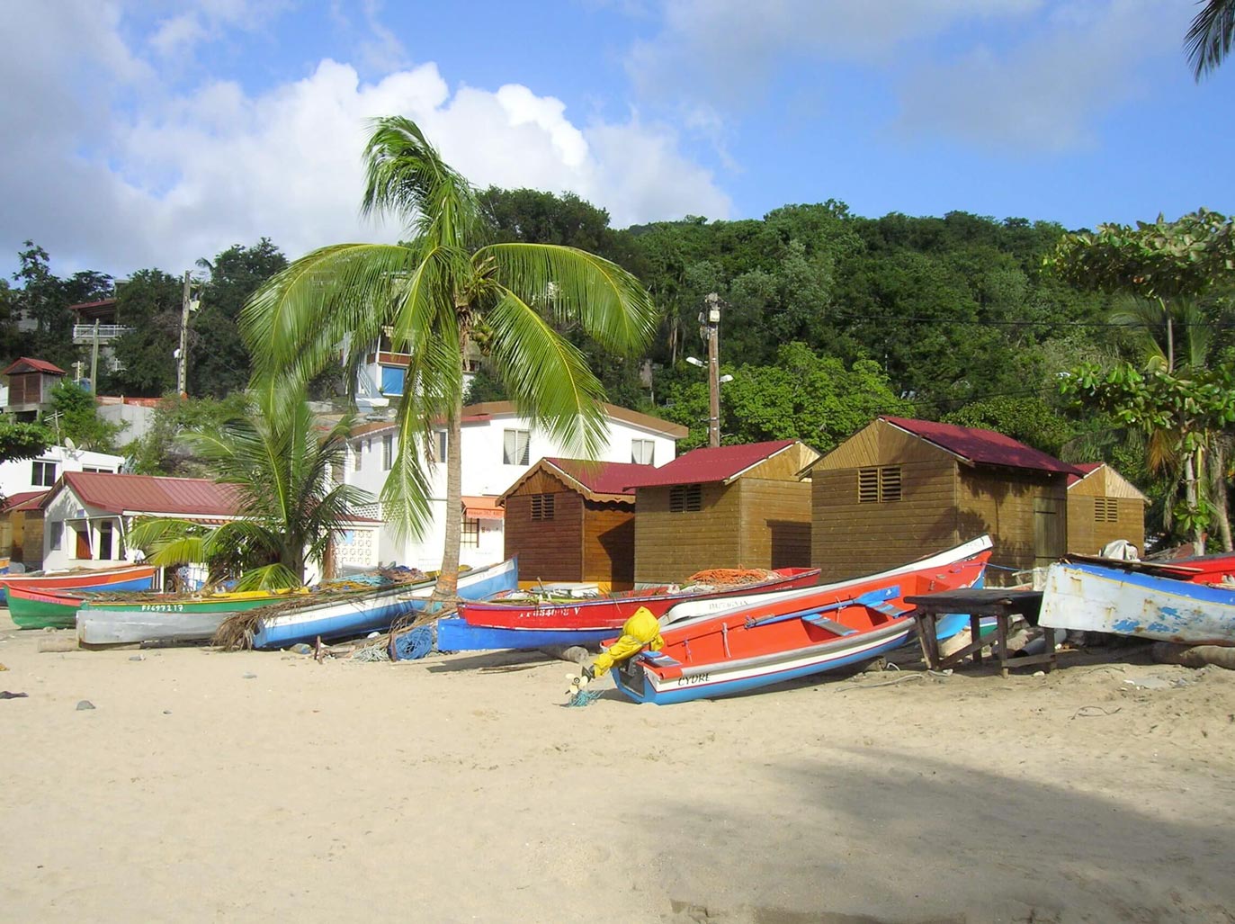 Bons plans Martinique - Anse Dufour, bateau de pêcheur, plage touristique en Martinique
