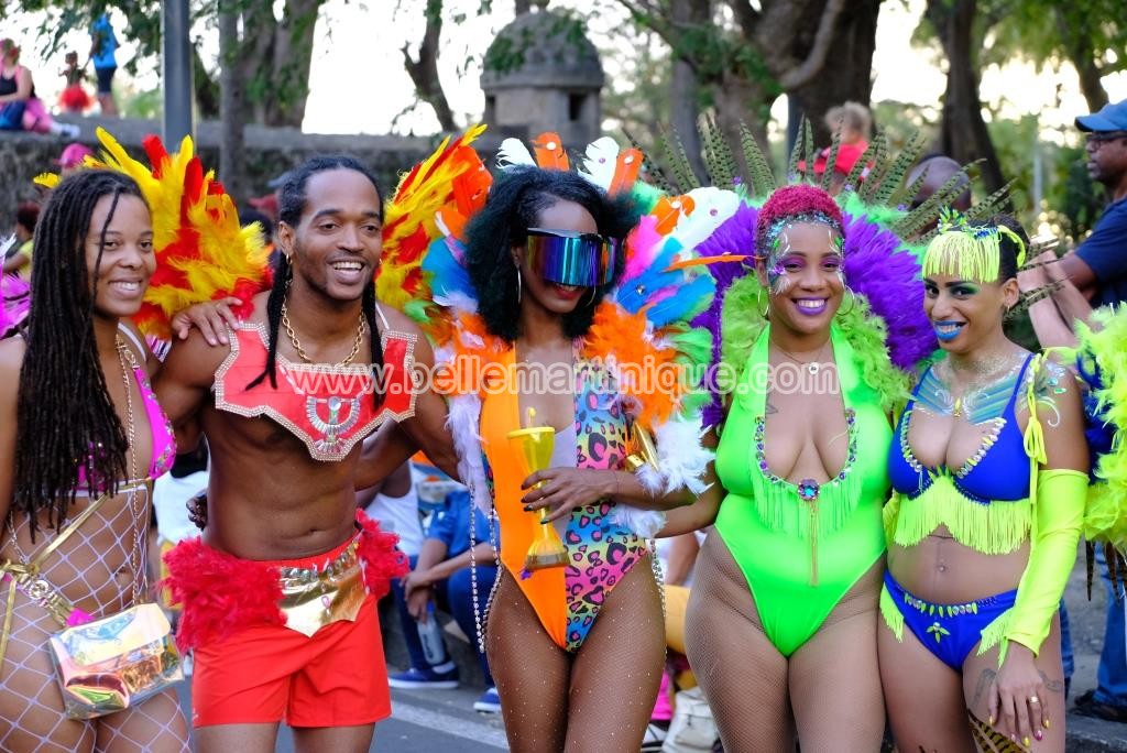 Résultat de recherche d'images pour "carnaval martinique 2021"