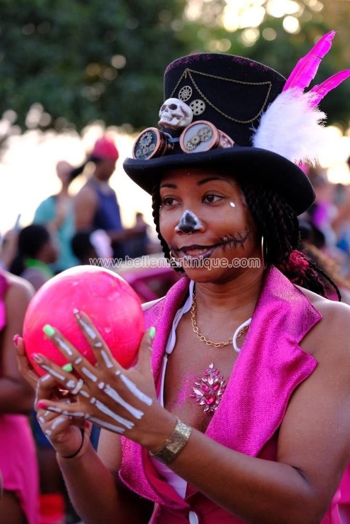 Entre danses, masques et défilés, comment fête-t-on le carnaval à