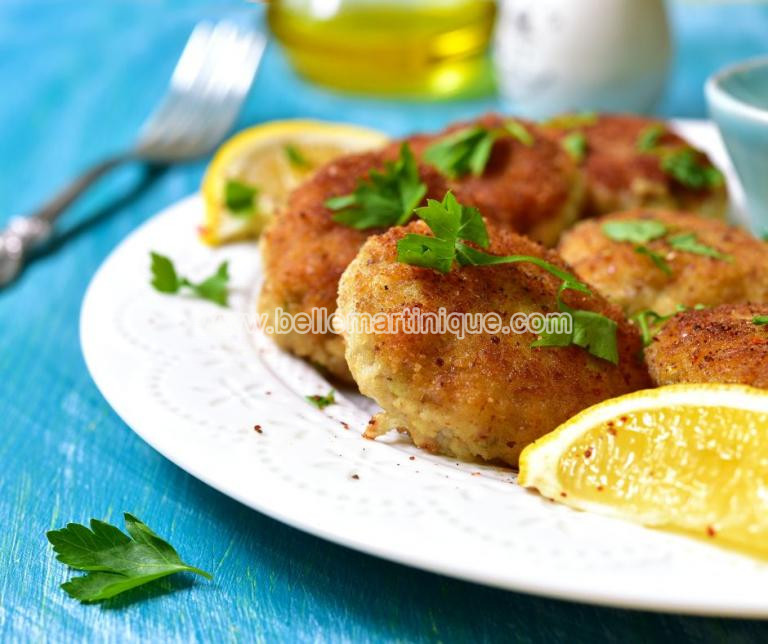 Galettes de fruit à pain et morue • Belle Martinique