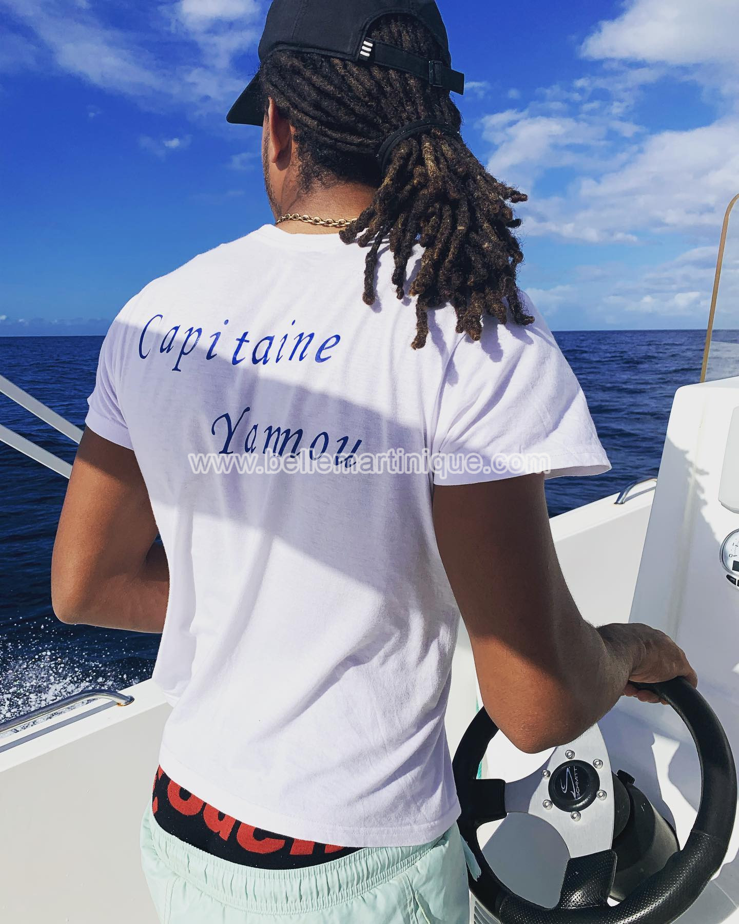 Yannnou-excursion-balade-en-mer-découverte-dauphins-martinique-caraibes-antilles-capitaine